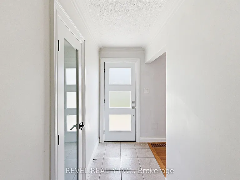 990 Harmony Rd N #MAIN — Photo 4