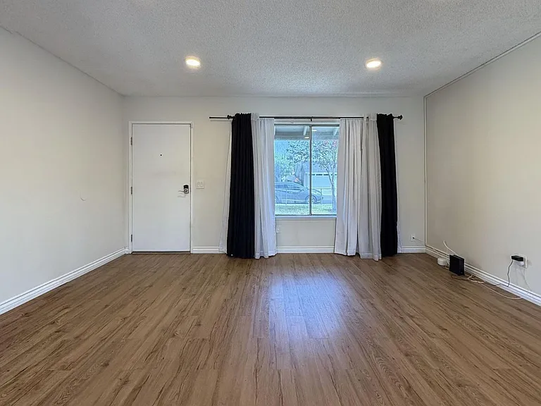 7920 Temecula Pl — Photo 4