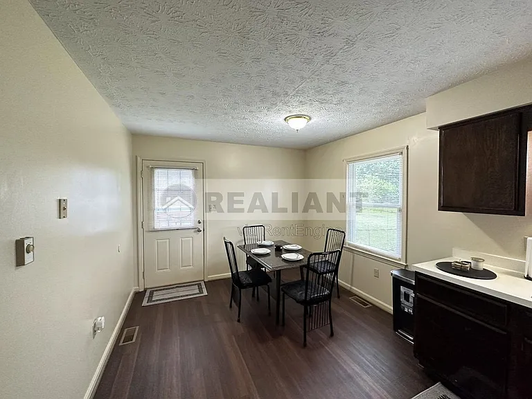 530 Foxwood Dr — Photo 15