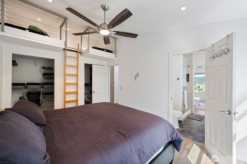 3rd image of 816 20th Street #203