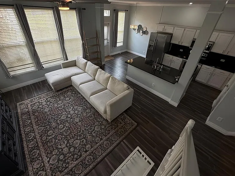 109 Grace Ave — Photo 20