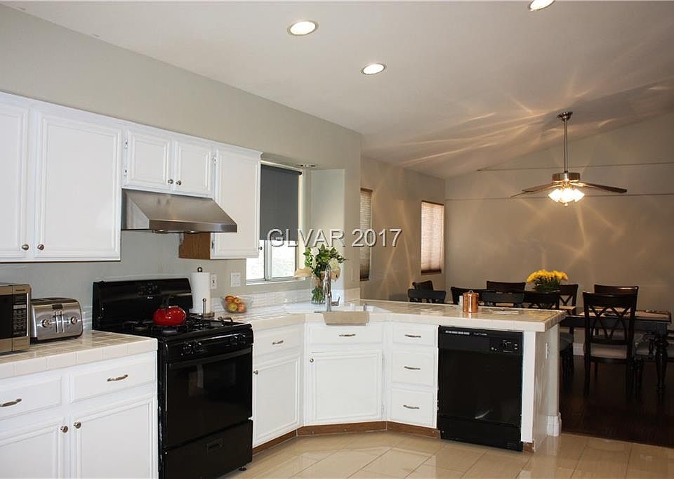 2nd image of 3016 Asher Ln