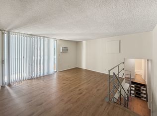 2210 N Beachwood Dr #3, Los Angeles, CA 90068