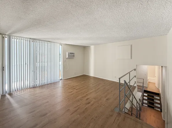 2210 N Beachwood Dr #3, Los Angeles, CA 90068