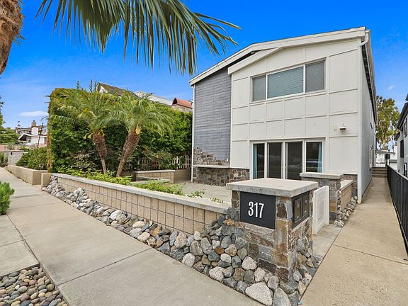 2nd image of 317 1/2 Heliotrope Ave