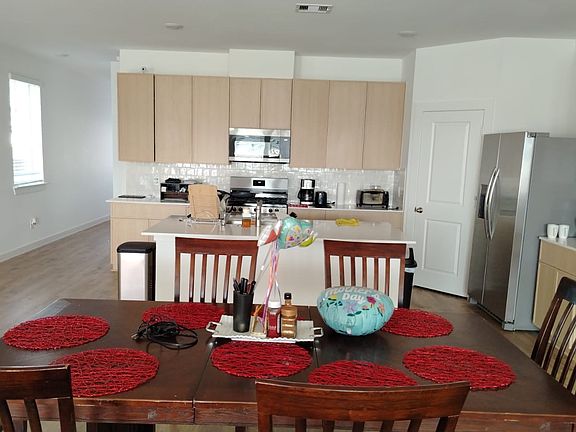 4th image of 3527 Adelie Ln #3527