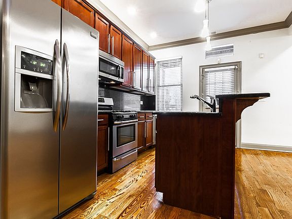 3rd image of 4627 S Langley Ave APT 1