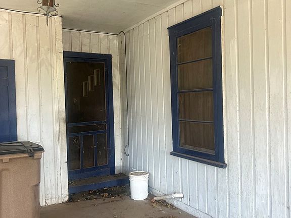 3rd image of 122 Estella Dr