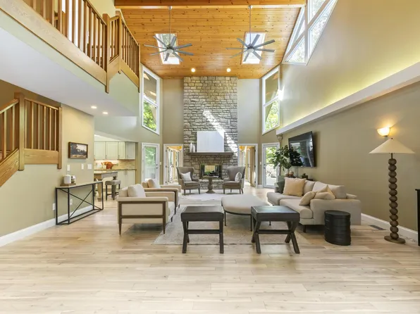 630 Woods Hollow Ln, Powell, OH 43065