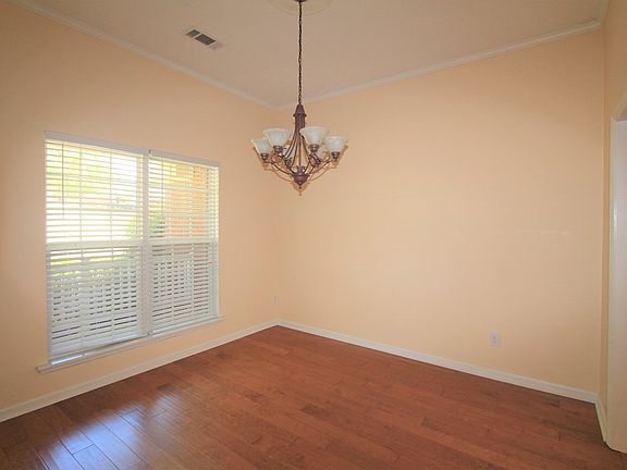 4th image of 254 Country Glen Ave