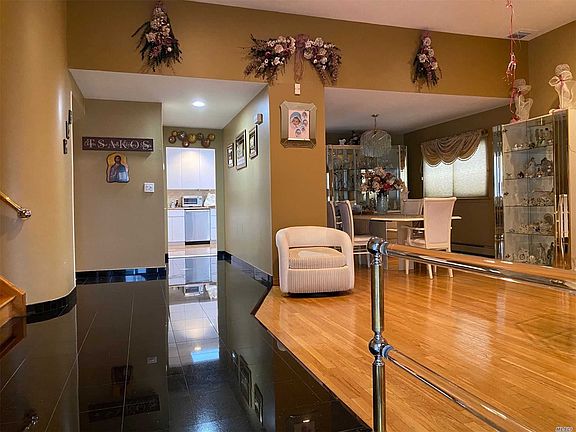 2nd image of 739 Jackie Ln