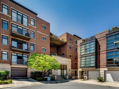 2860 N Orchard St, Chicago, IL, 60657