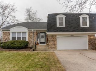 2365 Richmond Dr, Wheaton, IL 60189