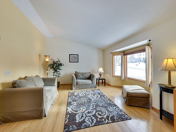3rd image of 690 Bighorn Dr