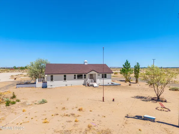 1260 E Badger St, Silver Springs, NV 89429