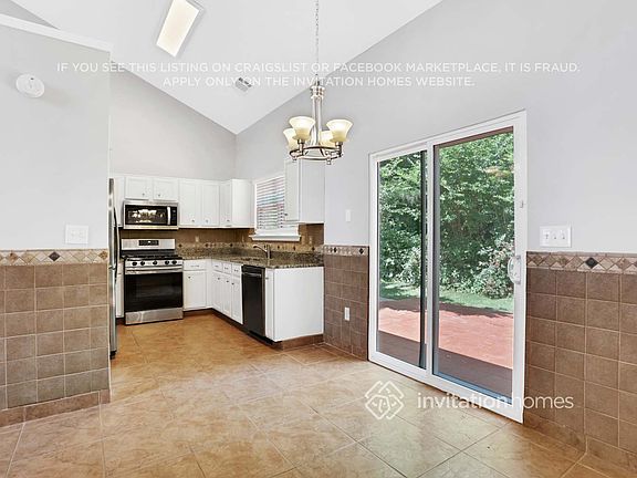 5th image of 1700 Chanson Pl NE