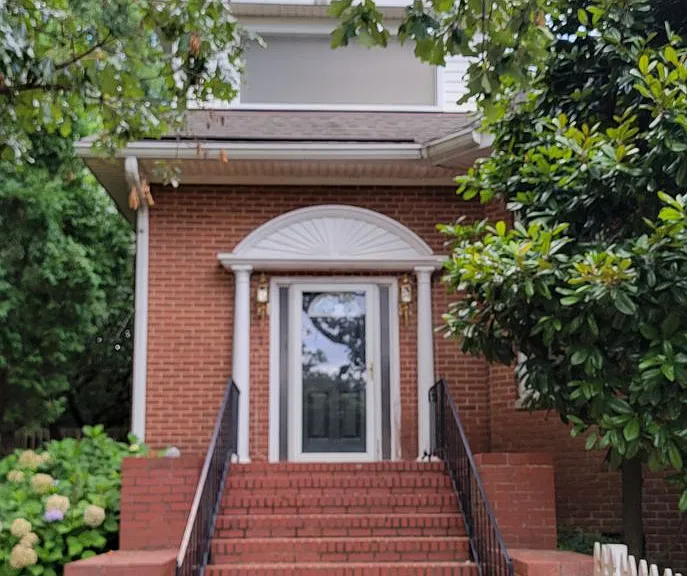 112 Steele St #1 — Photo 2