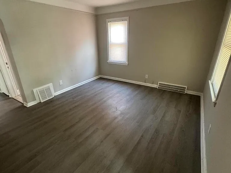 14603 Washburn St — Photo 2