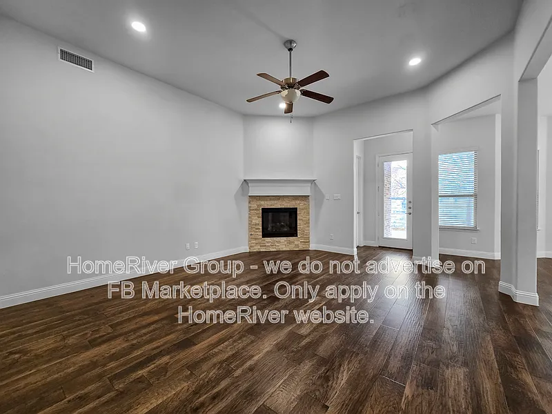 5 bed, 4.0 bath, 3324 sqft, $4,720 — Photo 3