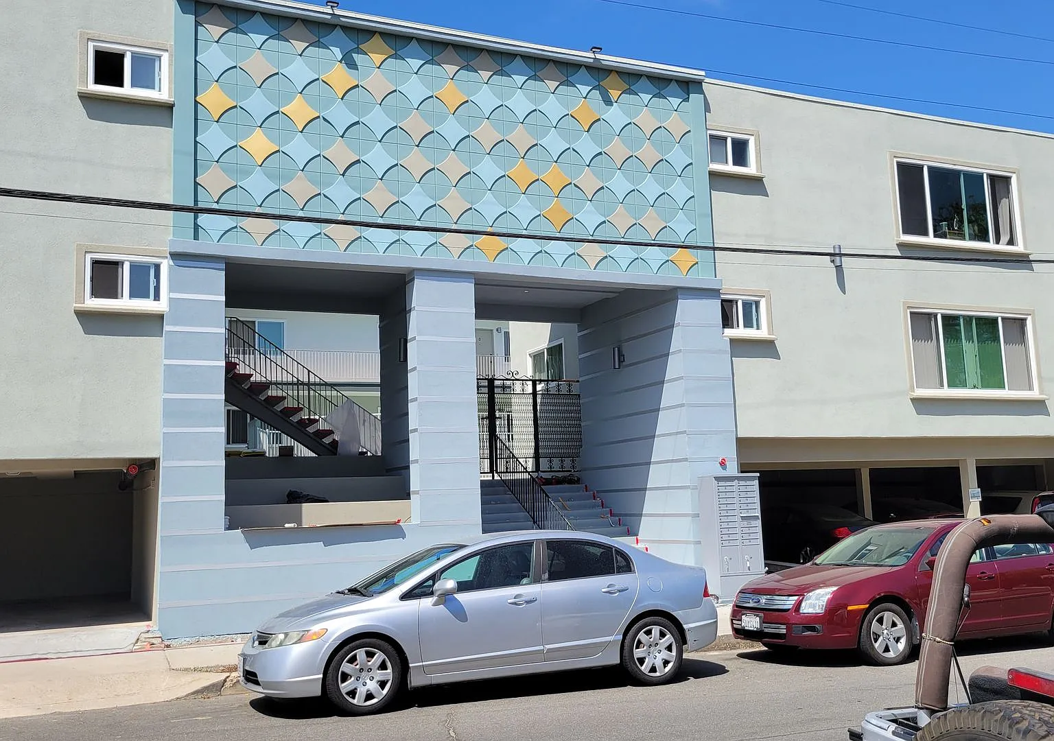 Highlander Manor Apartments — Photo 2