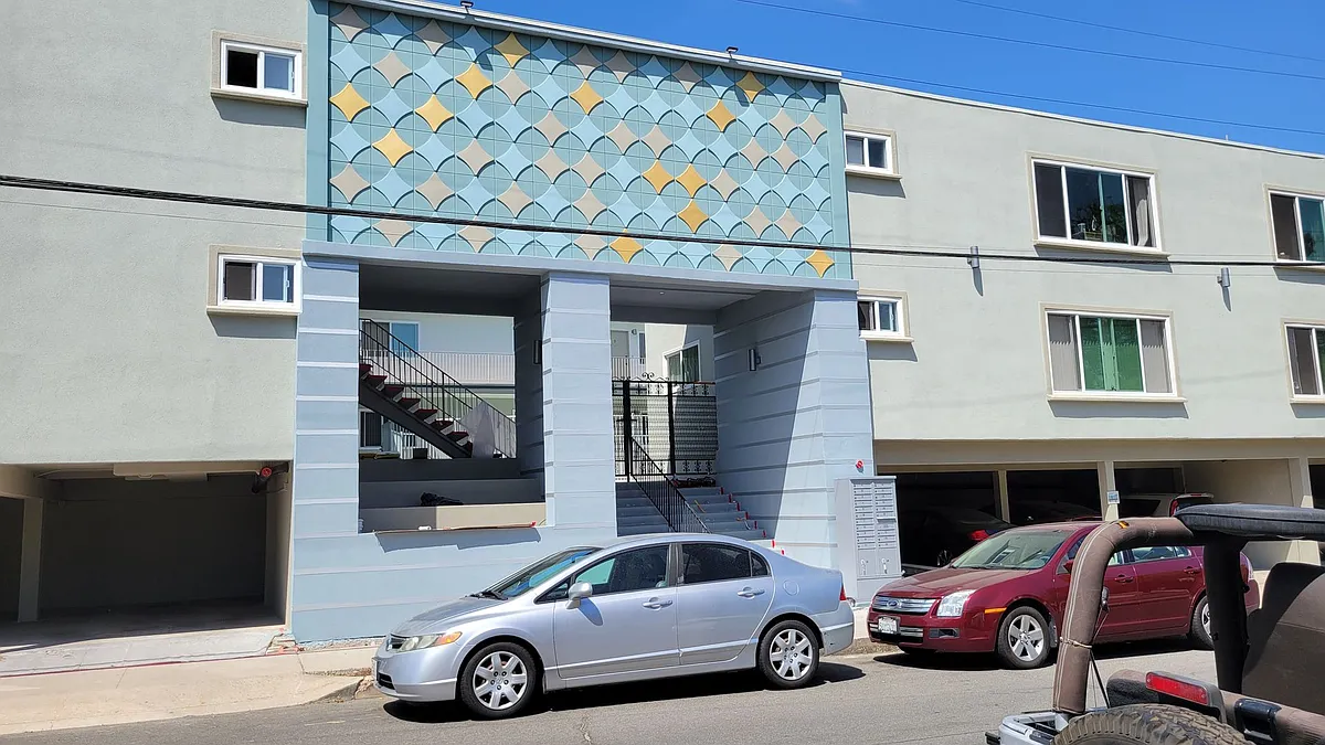 Building Photo - Highlander Manor Apartments