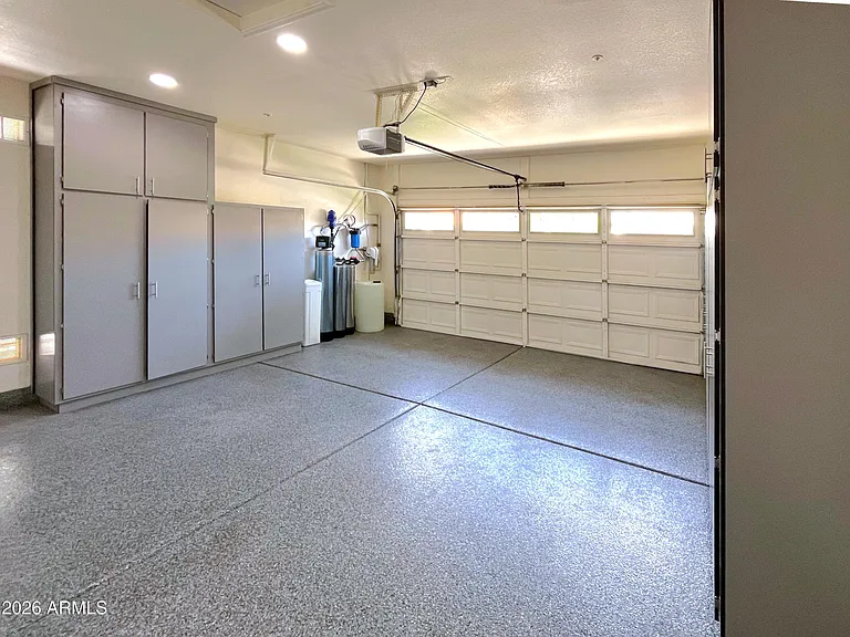 8709 E Gail Rd — Photo 22