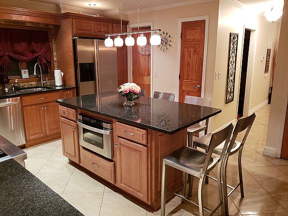 4th image of 21 Holly Pl