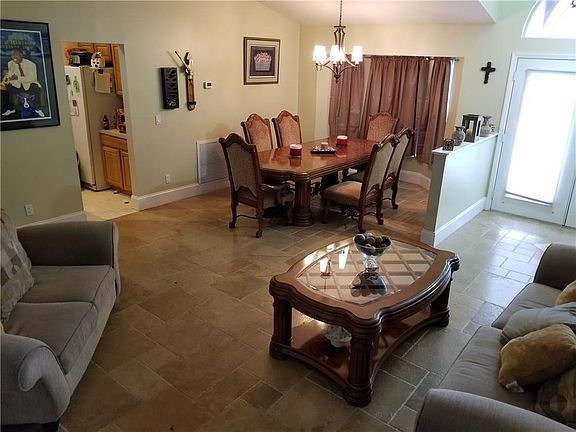 5th image of 133 SW Danville Circle