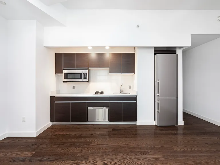 116 John St #1610 — Photo 3