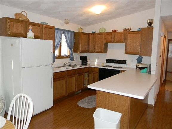 3rd image of 19582 Ronnerude Ln