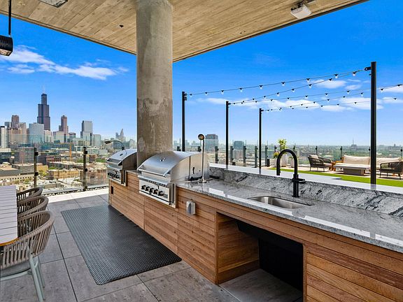 4th image of 1401 W Randolph St #410