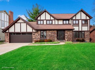 840 Abbey Dr, Glen Ellyn, IL 60137