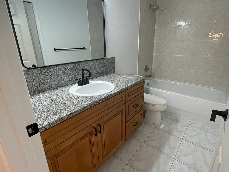 2nd floor shared bathroom