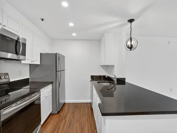 1 2nd St APT 206, Jersey City, NJ 07302