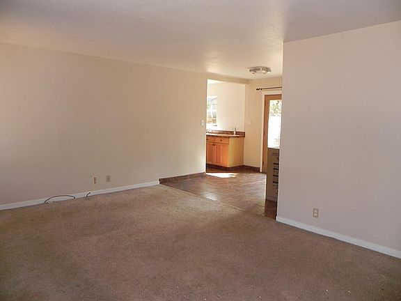 3rd image of 162 Lain Dr
