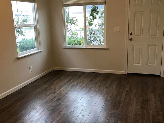 4th image of 625 Township St APT 15
