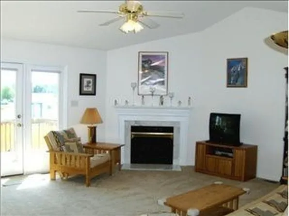 505 Lazy Branch Dr, Benson, NC 27504