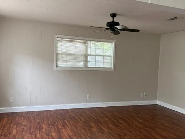 642 Lee Rd — Photo 3