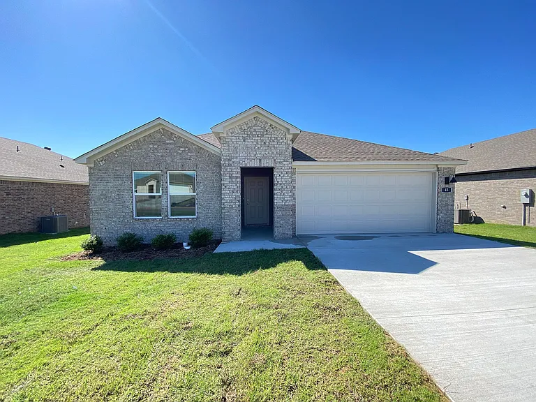 45 Kelton Ln — Photo 1