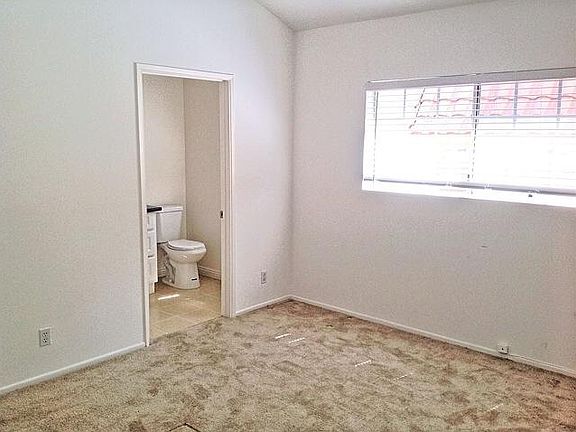 3rd image of 10932 Bloomfield St APT 7