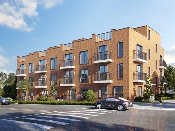 42-6 161st St #1, Flushing, NY 11358