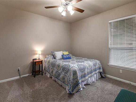 4th image of 2209 Parksville Way