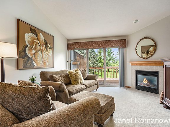 3rd image of 430 Abbey Mill Dr SE