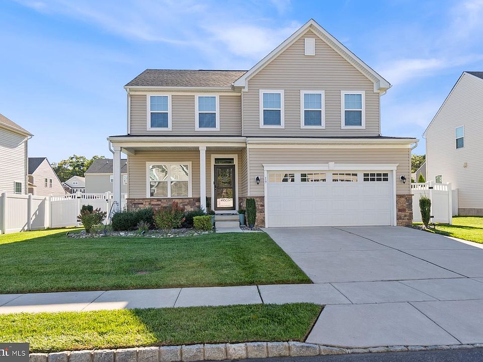 1st image of 19 Circle Dr