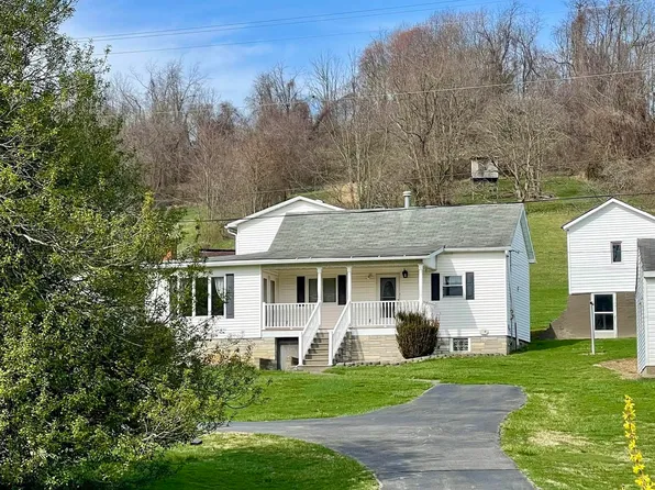 90 Bessie Ann Hill Rd, Farmington, WV 26571