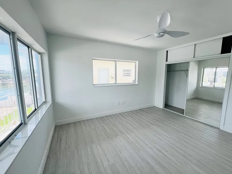 2033 Calais Dr #10 — Photo 11