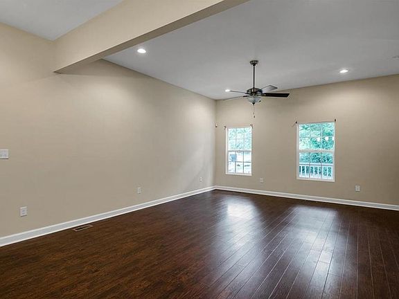 5th image of 419 Dixie Dr