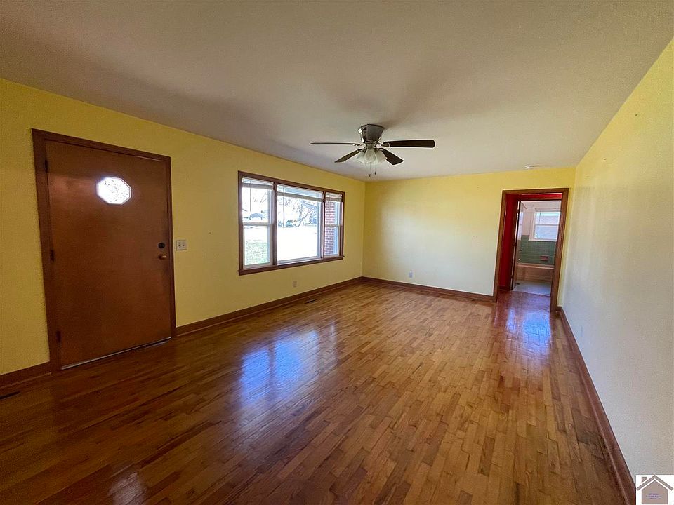 1305 Sycamore St, Murray, KY 42071 Zillow