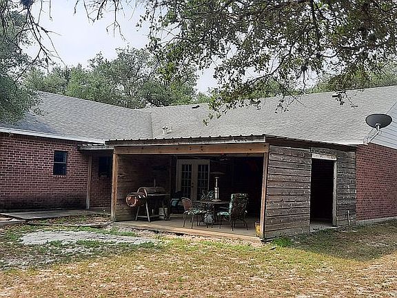 3rd image of 1402 W Johnson Ave