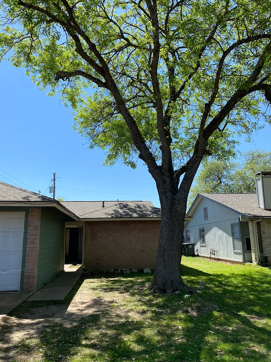 Front of Duple - 417 Vista West Ct #B